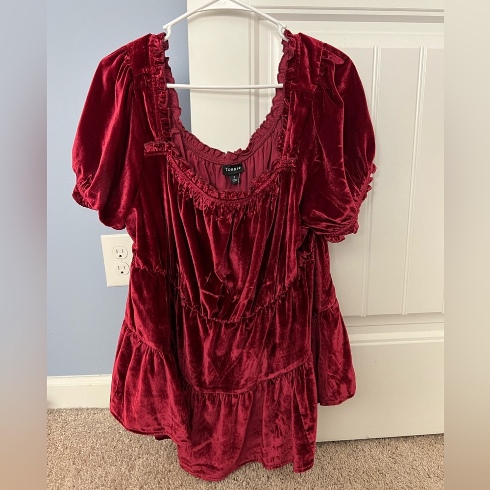 BNWT Torrid Velvet Babydoll Top